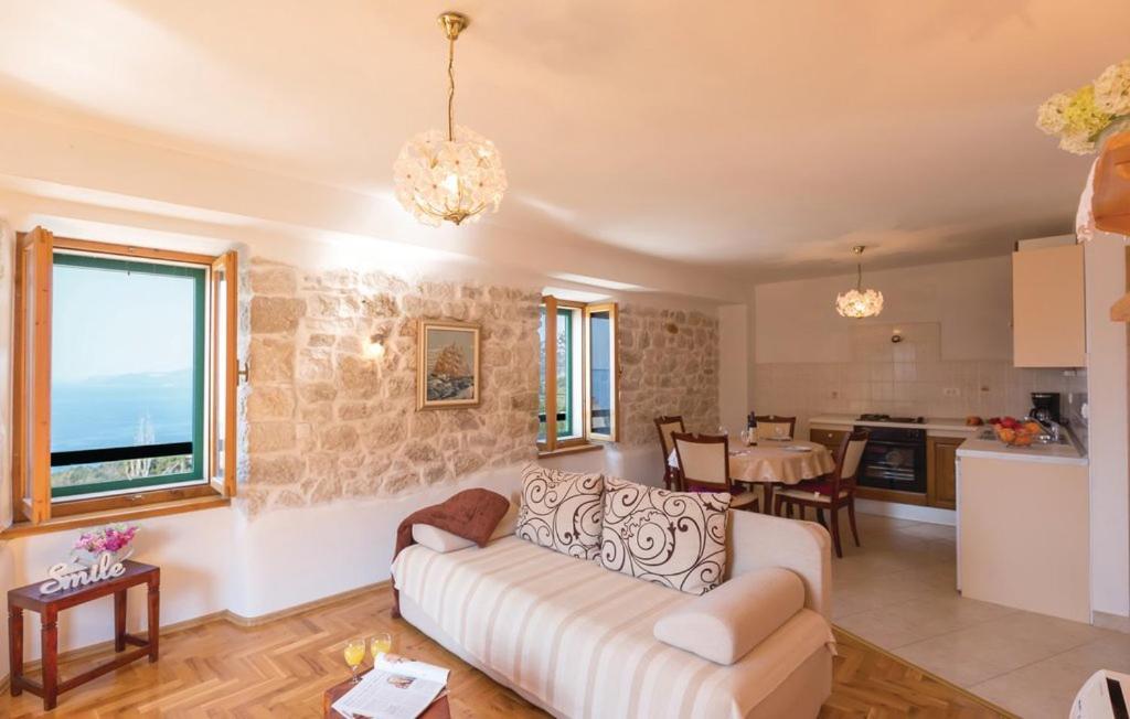 Vacation Apartments Feniks Tučepi Екстериор снимка