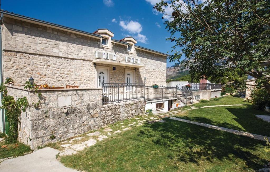 Vacation Apartments Feniks Tučepi Екстериор снимка