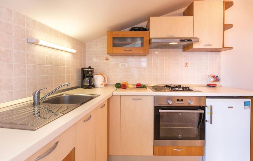 Vacation Apartments Feniks Tučepi Екстериор снимка