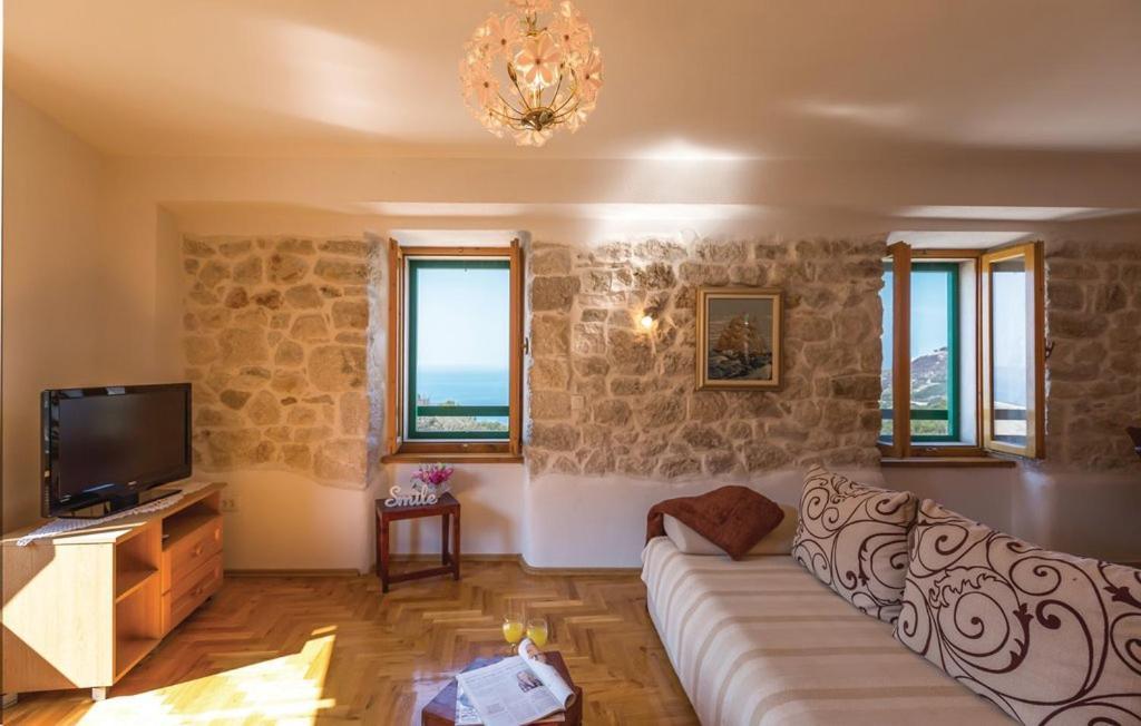 Vacation Apartments Feniks Tučepi Екстериор снимка