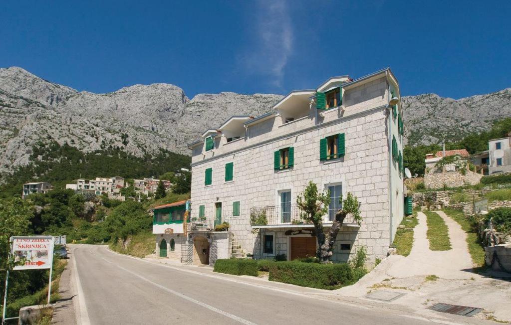 Vacation Apartments Feniks Tučepi Екстериор снимка