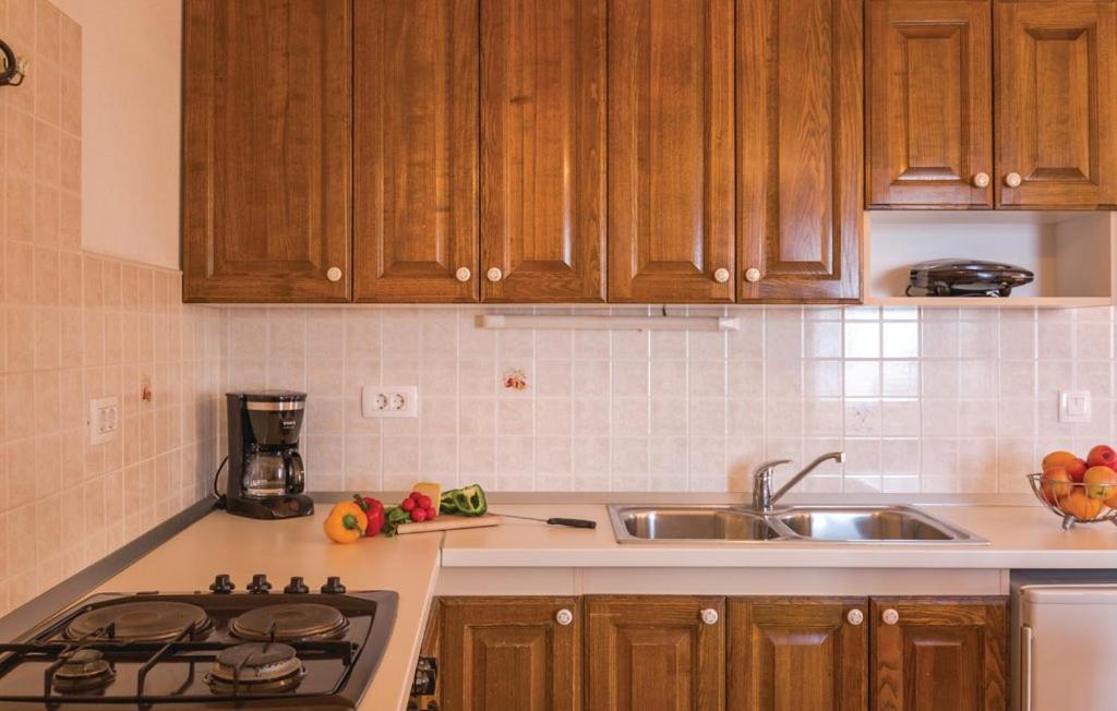 Vacation Apartments Feniks Tučepi Екстериор снимка