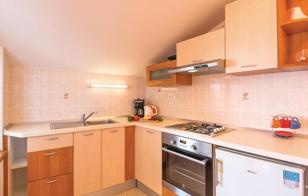 Vacation Apartments Feniks Tučepi Екстериор снимка