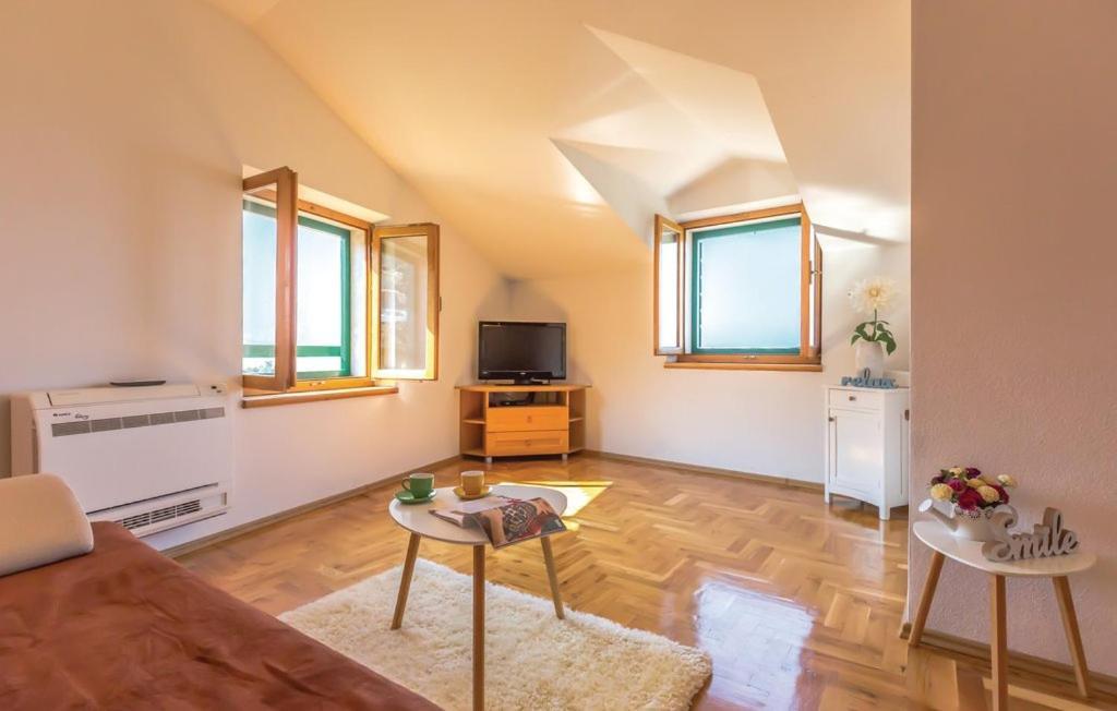 Vacation Apartments Feniks Tučepi Екстериор снимка