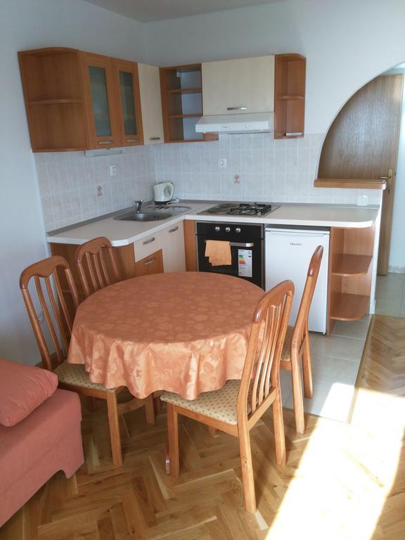 Vacation Apartments Feniks Tučepi Стая снимка