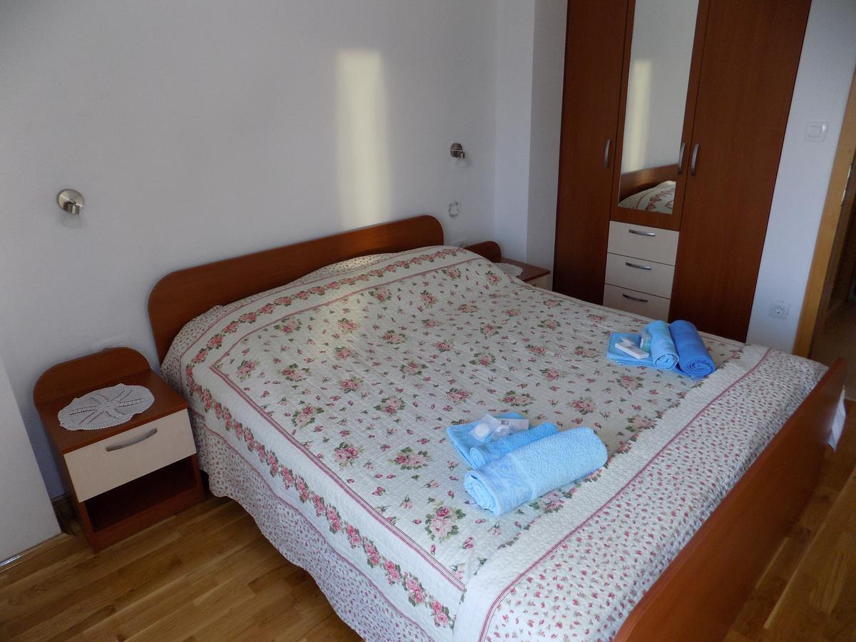 Vacation Apartments Feniks Tučepi Екстериор снимка