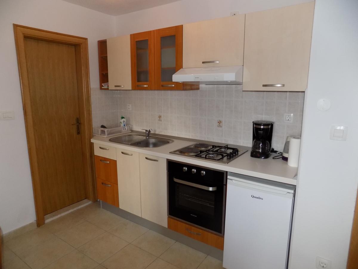 Vacation Apartments Feniks Tučepi Екстериор снимка